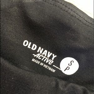 Old Navy Pants - 🌵 Old Navy Active capris leggings Old Navy Pants - 🌵 Old Navy Active capris leggings